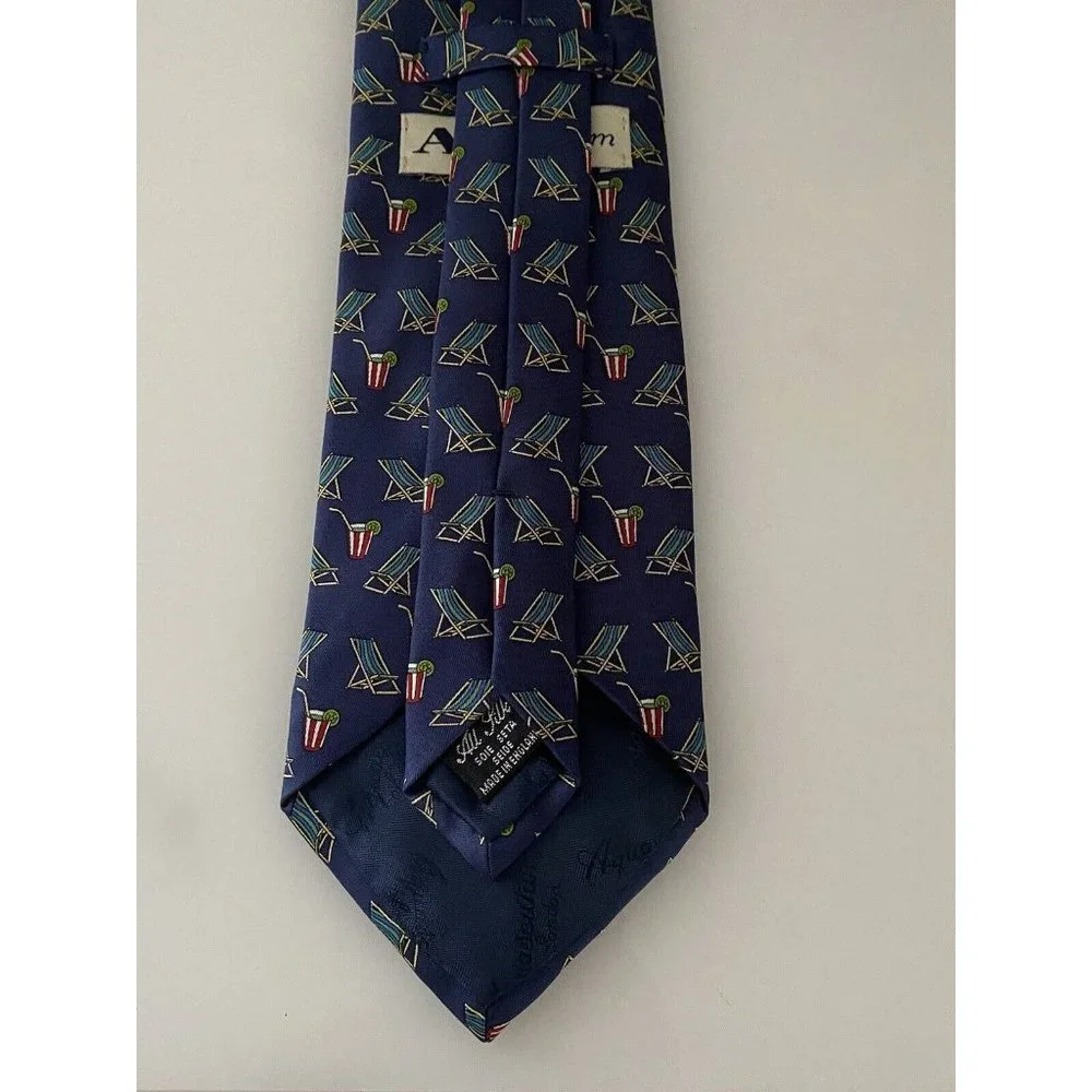 Aquascutum 100% Silk Tie Navy Blue Made in England Cool Beach Theme Vintage 3.75